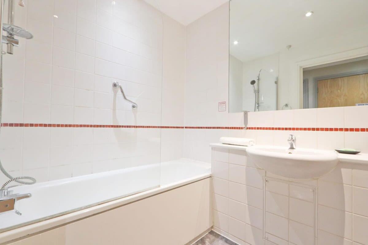 City Centre 1 Bed Apartment Бристол Екстериор снимка